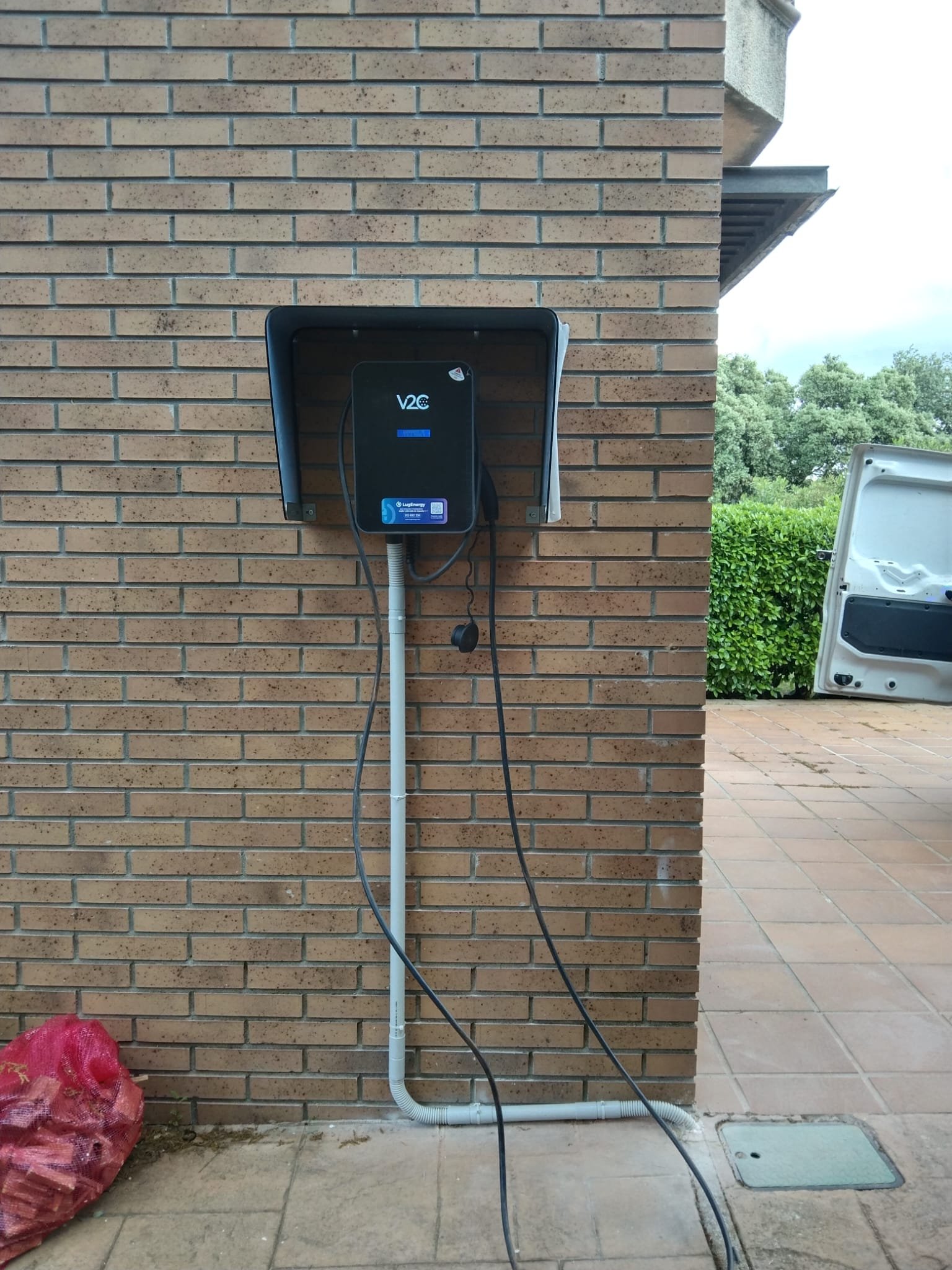 Instalación de cargador V2C en vivienda unifamiliar en Rivas-Vaciamadrid